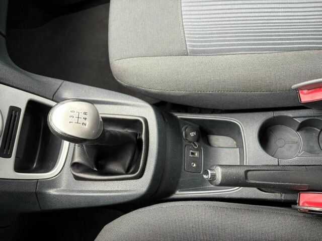 Синій Форд Фієста, об'ємом двигуна 1.4 л та пробігом 240 тис. км за 6190 $, фото 22 на Automoto.ua