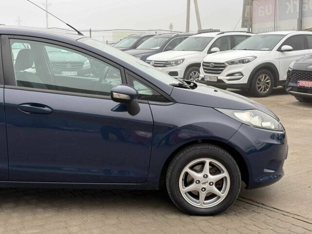 Синій Форд Фієста, об'ємом двигуна 1.4 л та пробігом 240 тис. км за 6190 $, фото 5 на Automoto.ua