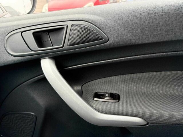 Синій Форд Фієста, об'ємом двигуна 1.4 л та пробігом 240 тис. км за 6190 $, фото 23 на Automoto.ua