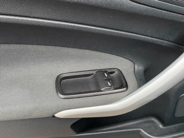 Синій Форд Фієста, об'ємом двигуна 1.4 л та пробігом 240 тис. км за 6190 $, фото 17 на Automoto.ua