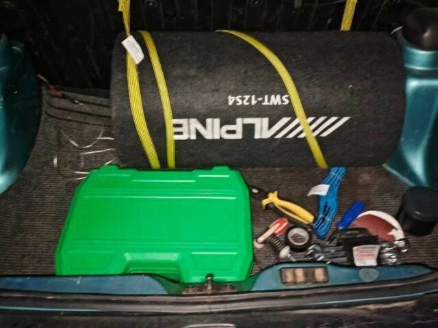 Зеленый Форд Фиеста, объемом двигателя 1.1 л и пробегом 1 тыс. км за 950 $, фото 3 на Automoto.ua