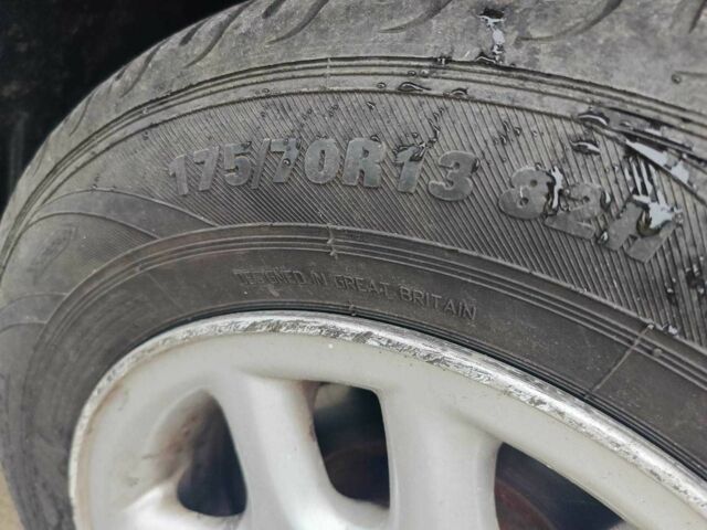 Зелений Форд Фієста, об'ємом двигуна 1.2 л та пробігом 491 тис. км за 2000 $, фото 6 на Automoto.ua