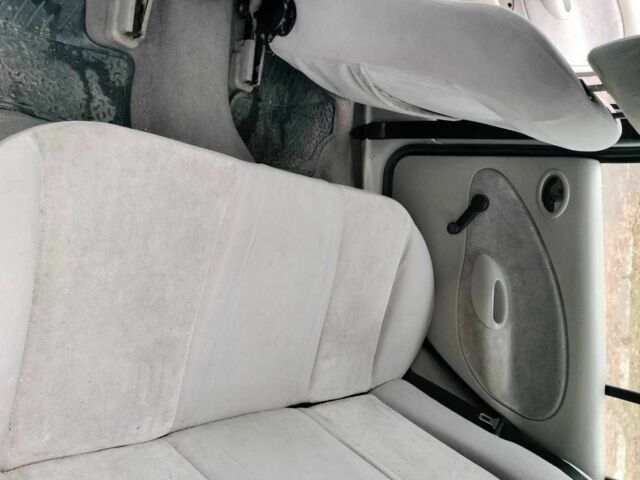 Зелений Форд Фієста, об'ємом двигуна 1.2 л та пробігом 491 тис. км за 2000 $, фото 9 на Automoto.ua