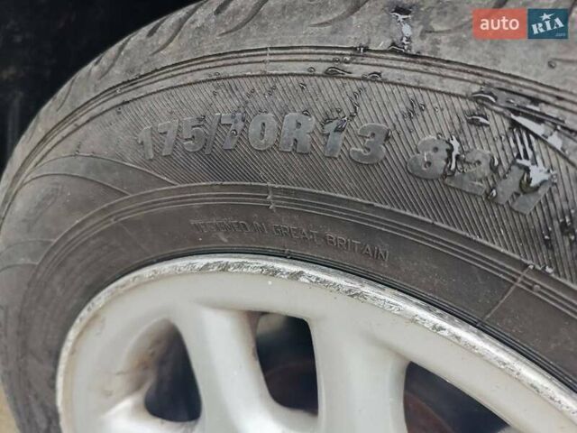 Зелений Форд Фієста, об'ємом двигуна 1.24 л та пробігом 491 тис. км за 2000 $, фото 5 на Automoto.ua