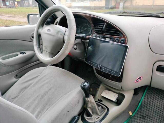 Зелений Форд Фієста, об'ємом двигуна 1.2 л та пробігом 491 тис. км за 2000 $, фото 7 на Automoto.ua