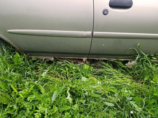 Зеленый Форд Фиеста, объемом двигателя 1.3 л и пробегом 300 тыс. км за 478 $, фото 5 на Automoto.ua