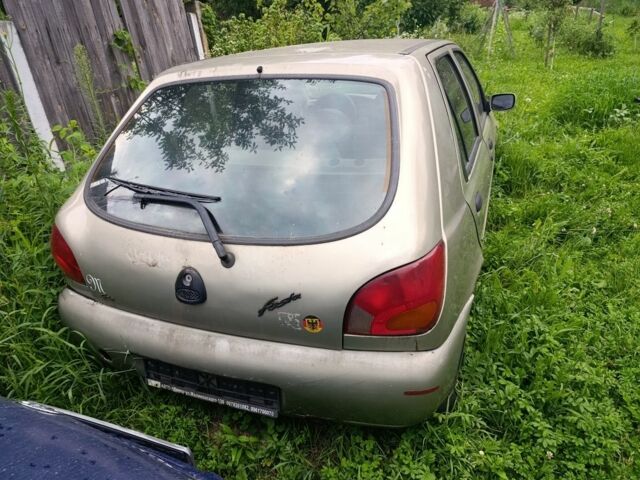 Зеленый Форд Фиеста, объемом двигателя 1.3 л и пробегом 300 тыс. км за 478 $, фото 1 на Automoto.ua