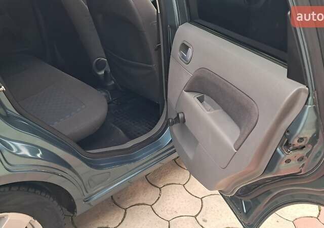 Зелений Форд Фієста, об'ємом двигуна 1.39 л та пробігом 234 тис. км за 3500 $, фото 19 на Automoto.ua