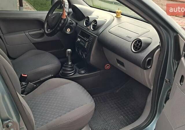 Зелений Форд Фієста, об'ємом двигуна 1.39 л та пробігом 234 тис. км за 3500 $, фото 16 на Automoto.ua