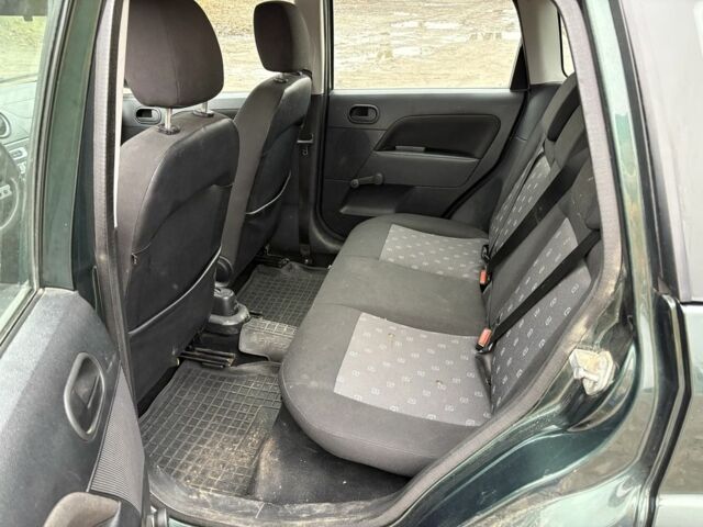 Зелений Форд Фієста, об'ємом двигуна 1.3 л та пробігом 208 тис. км за 2600 $, фото 4 на Automoto.ua