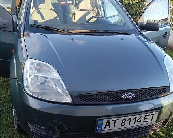 Зеленый Форд Фиеста, объемом двигателя 1.39 л и пробегом 221 тыс. км за 3300 $, фото 2 на Automoto.ua