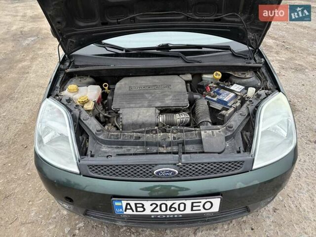 Зелений Форд Фієста, об'ємом двигуна 1.3 л та пробігом 208 тис. км за 2600 $, фото 8 на Automoto.ua