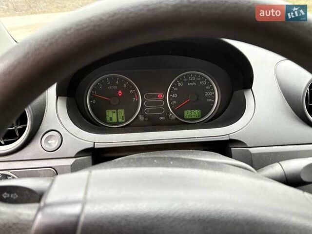 Зелений Форд Фієста, об'ємом двигуна 1.3 л та пробігом 208 тис. км за 2600 $, фото 9 на Automoto.ua