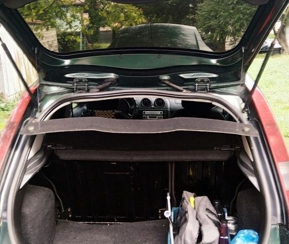 Зеленый Форд Фиеста, объемом двигателя 1.4 л и пробегом 270 тыс. км за 2500 $, фото 3 на Automoto.ua