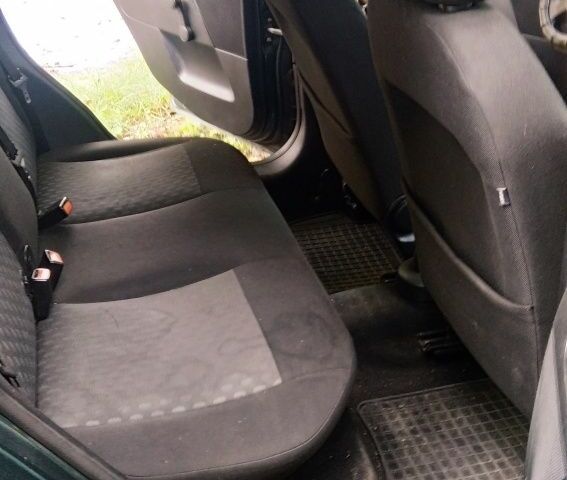 Зеленый Форд Фиеста, объемом двигателя 1.4 л и пробегом 270 тыс. км за 2500 $, фото 1 на Automoto.ua