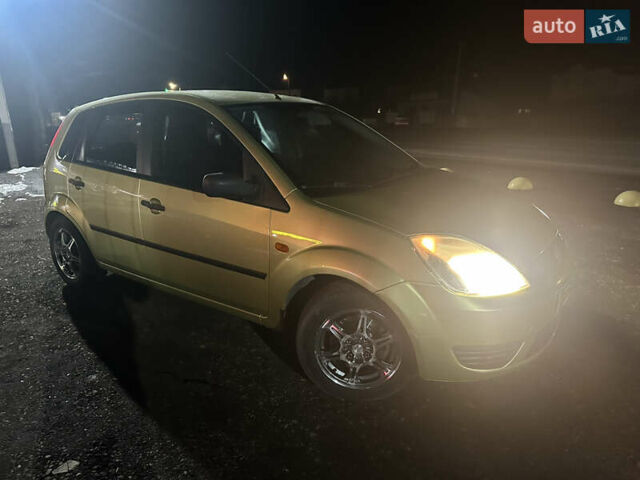 Зеленый Форд Фиеста, объемом двигателя 1.3 л и пробегом 170 тыс. км за 3250 $, фото 35 на Automoto.ua