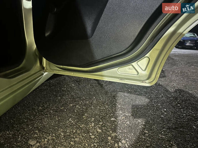 Зеленый Форд Фиеста, объемом двигателя 1.3 л и пробегом 170 тыс. км за 3250 $, фото 62 на Automoto.ua