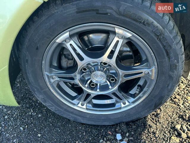 Зеленый Форд Фиеста, объемом двигателя 1.3 л и пробегом 170 тыс. км за 3250 $, фото 23 на Automoto.ua