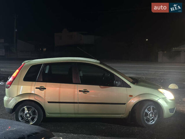 Зеленый Форд Фиеста, объемом двигателя 1.3 л и пробегом 170 тыс. км за 3250 $, фото 28 на Automoto.ua