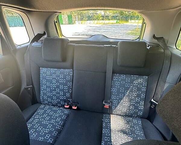 Зелений Форд Фієста, об'ємом двигуна 1.3 л та пробігом 190 тис. км за 3800 $, фото 4 на Automoto.ua