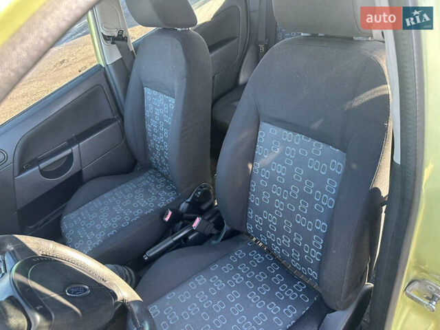 Зеленый Форд Фиеста, объемом двигателя 1.3 л и пробегом 170 тыс. км за 3250 $, фото 14 на Automoto.ua