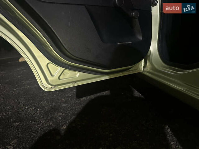 Зеленый Форд Фиеста, объемом двигателя 1.3 л и пробегом 170 тыс. км за 3250 $, фото 63 на Automoto.ua