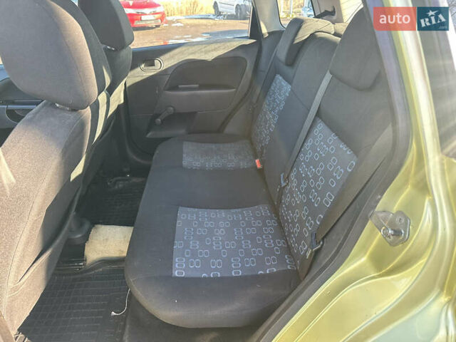 Зеленый Форд Фиеста, объемом двигателя 1.3 л и пробегом 170 тыс. км за 3250 $, фото 12 на Automoto.ua