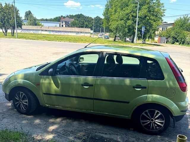 Зеленый Форд Фиеста, объемом двигателя 1.3 л и пробегом 190 тыс. км за 3900 $, фото 3 на Automoto.ua