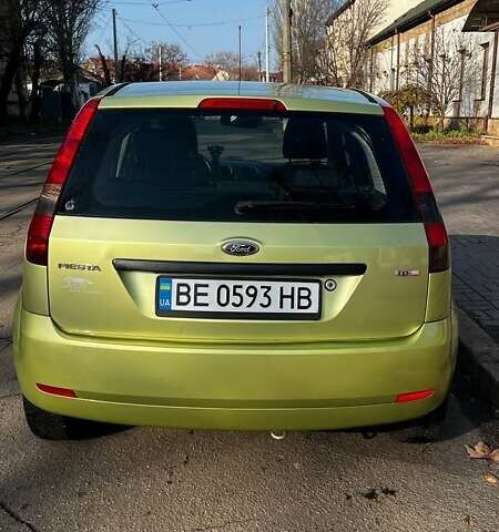 Зеленый Форд Фиеста, объемом двигателя 1.4 л и пробегом 212 тыс. км за 4000 $, фото 1 на Automoto.ua