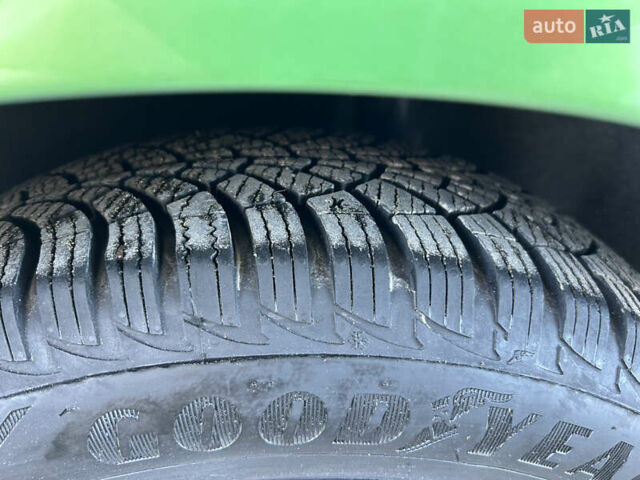 Зелений Форд Фієста, об'ємом двигуна 1.3 л та пробігом 174 тис. км за 3850 $, фото 67 на Automoto.ua