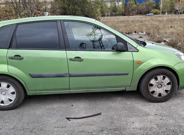 Зелений Форд Фієста, об'ємом двигуна 1.4 л та пробігом 3 тис. км за 3500 $, фото 1 на Automoto.ua