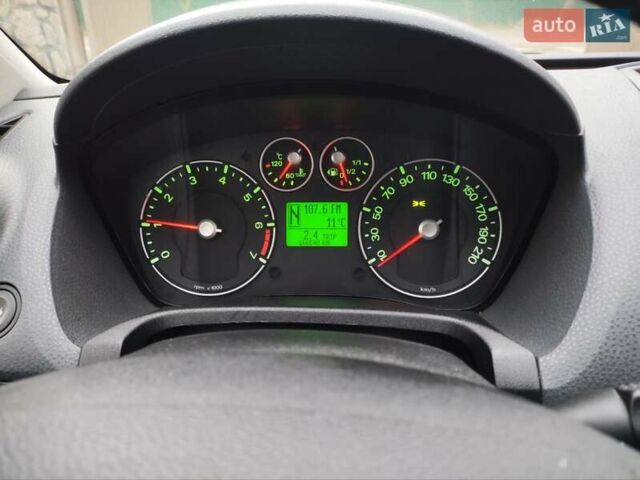 Зелений Форд Фієста, об'ємом двигуна 1.4 л та пробігом 165 тис. км за 4200 $, фото 19 на Automoto.ua