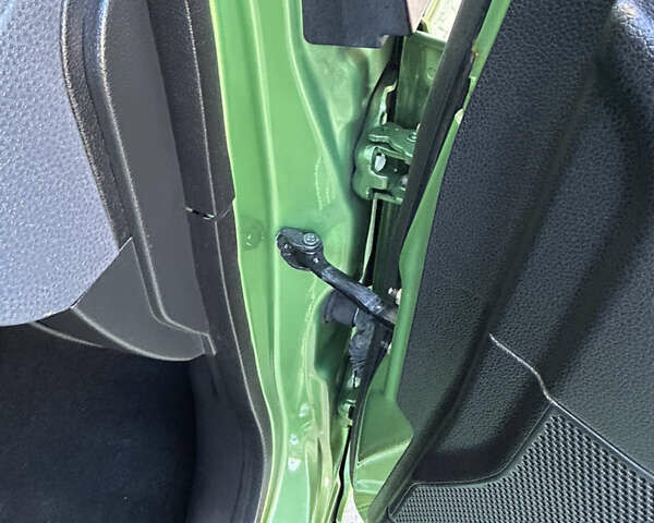 Зелений Форд Фієста, об'ємом двигуна 1.3 л та пробігом 174 тис. км за 3850 $, фото 60 на Automoto.ua