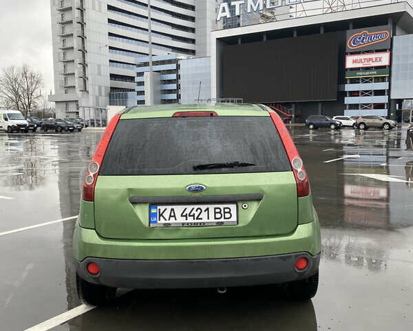 Зеленый Форд Фиеста, объемом двигателя 1.39 л и пробегом 280 тыс. км за 2700 $, фото 4 на Automoto.ua