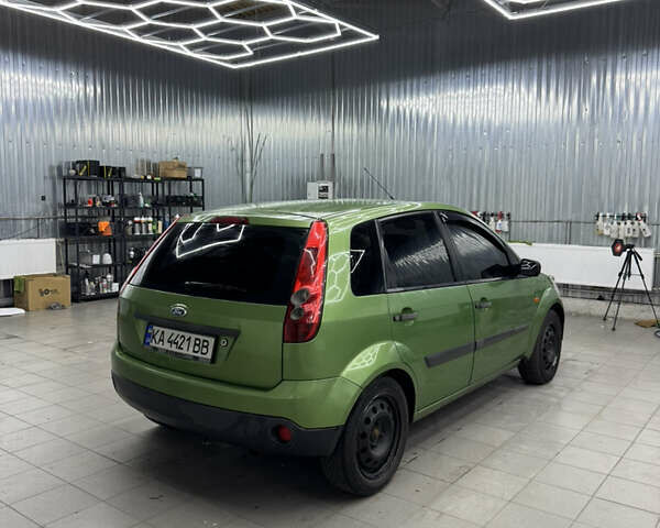 Зелений Форд Фієста, об'ємом двигуна 1.4 л та пробігом 300 тис. км за 2550 $, фото 5 на Automoto.ua
