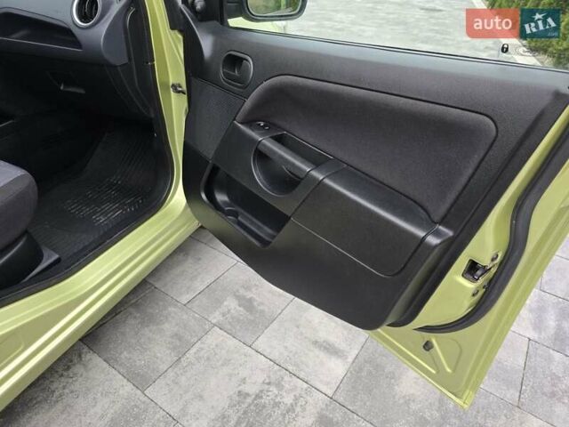 Зеленый Форд Фиеста, объемом двигателя 1.4 л и пробегом 213 тыс. км за 3800 $, фото 21 на Automoto.ua