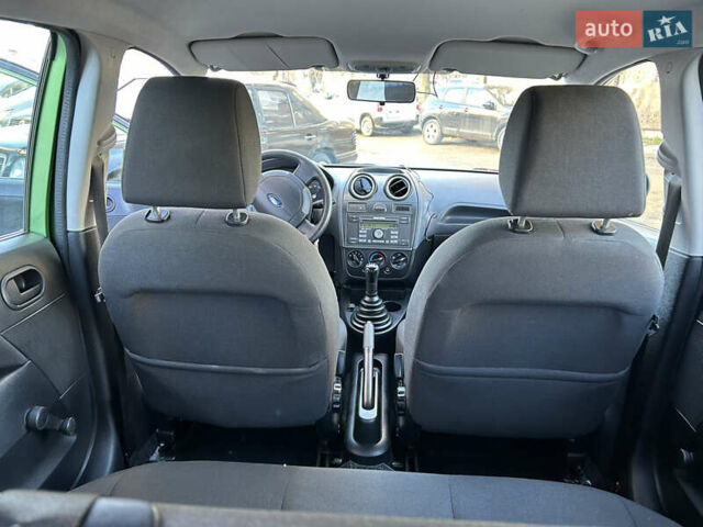 Зелений Форд Фієста, об'ємом двигуна 1.3 л та пробігом 174 тис. км за 3850 $, фото 46 на Automoto.ua