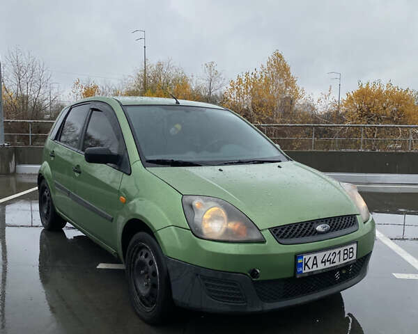 Зеленый Форд Фиеста, объемом двигателя 1.39 л и пробегом 280 тыс. км за 2700 $, фото 2 на Automoto.ua