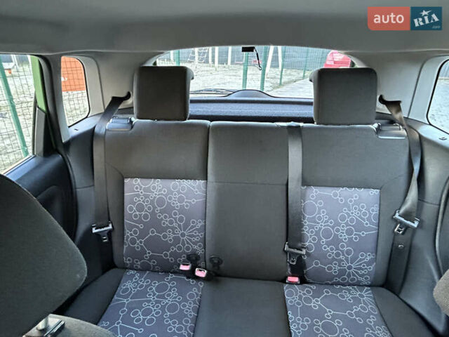 Зелений Форд Фієста, об'ємом двигуна 1.3 л та пробігом 174 тис. км за 3850 $, фото 56 на Automoto.ua