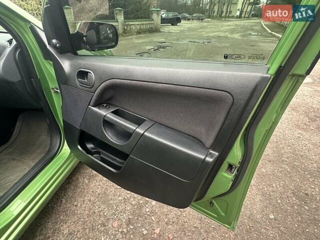 Зеленый Форд Фиеста, объемом двигателя 1.4 л и пробегом 125 тыс. км за 4999 $, фото 25 на Automoto.ua