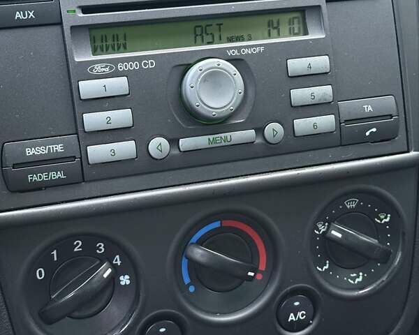 Зеленый Форд Фиеста, объемом двигателя 1.39 л и пробегом 125 тыс. км за 4999 $, фото 17 на Automoto.ua