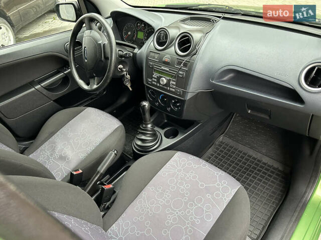 Зелений Форд Фієста, об'ємом двигуна 1.3 л та пробігом 174 тис. км за 3850 $, фото 33 на Automoto.ua