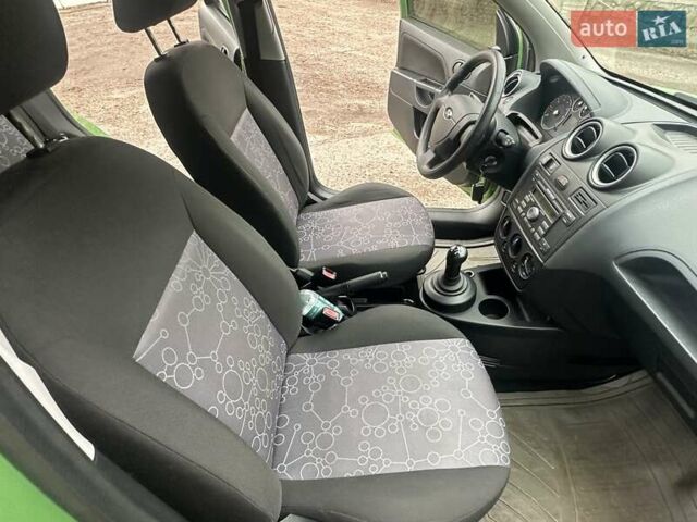 Зеленый Форд Фиеста, объемом двигателя 1.4 л и пробегом 125 тыс. км за 4999 $, фото 18 на Automoto.ua