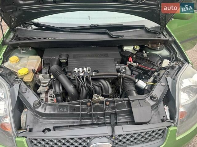 Зеленый Форд Фиеста, объемом двигателя 1.4 л и пробегом 125 тыс. км за 4999 $, фото 13 на Automoto.ua
