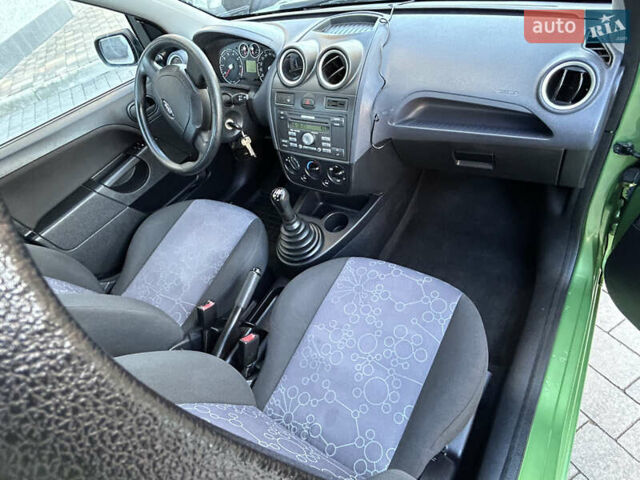 Зелений Форд Фієста, об'ємом двигуна 1.3 л та пробігом 174 тис. км за 3850 $, фото 61 на Automoto.ua