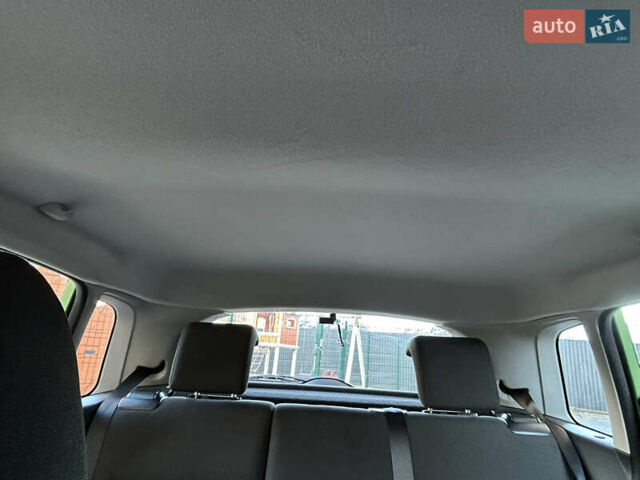 Зелений Форд Фієста, об'ємом двигуна 1.3 л та пробігом 174 тис. км за 3850 $, фото 55 на Automoto.ua