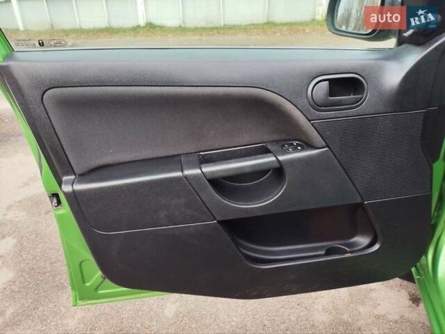 Зелений Форд Фієста, об'ємом двигуна 1.4 л та пробігом 165 тис. км за 4200 $, фото 33 на Automoto.ua