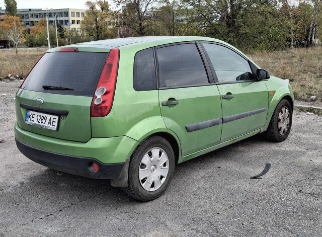Зелений Форд Фієста, об'ємом двигуна 1.4 л та пробігом 3 тис. км за 3500 $, фото 2 на Automoto.ua