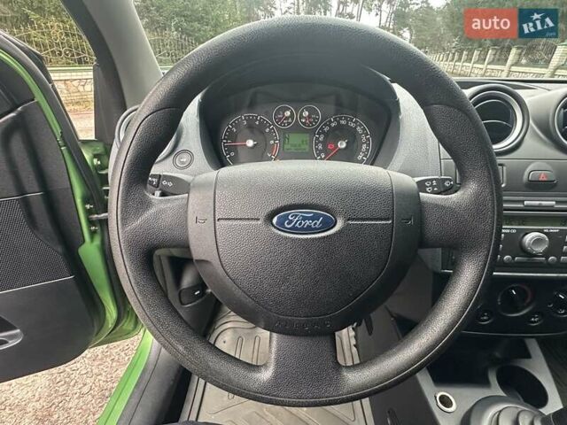 Зеленый Форд Фиеста, объемом двигателя 1.4 л и пробегом 125 тыс. км за 4999 $, фото 34 на Automoto.ua