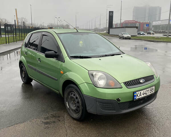 Зелений Форд Фієста, об'ємом двигуна 1.39 л та пробігом 300 тис. км за 2600 $, фото 1 на Automoto.ua